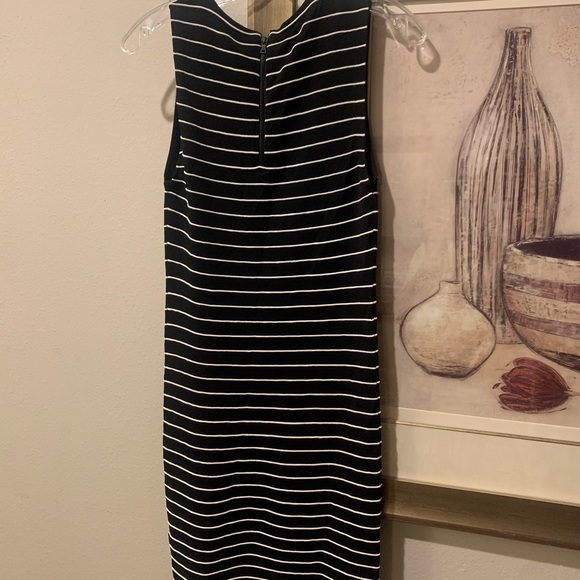 Alice + Olivia Striped Sleeveless Midi Dress - Picture 2 of 13